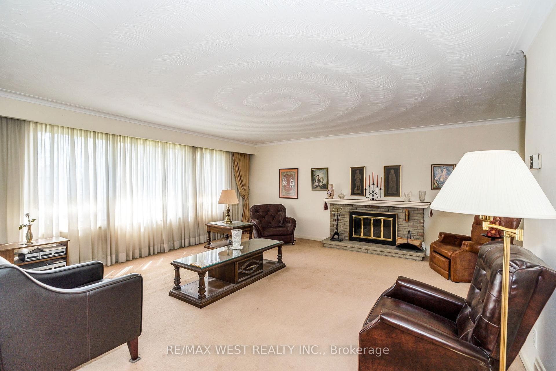 14 Whitelock Crescent photo 3