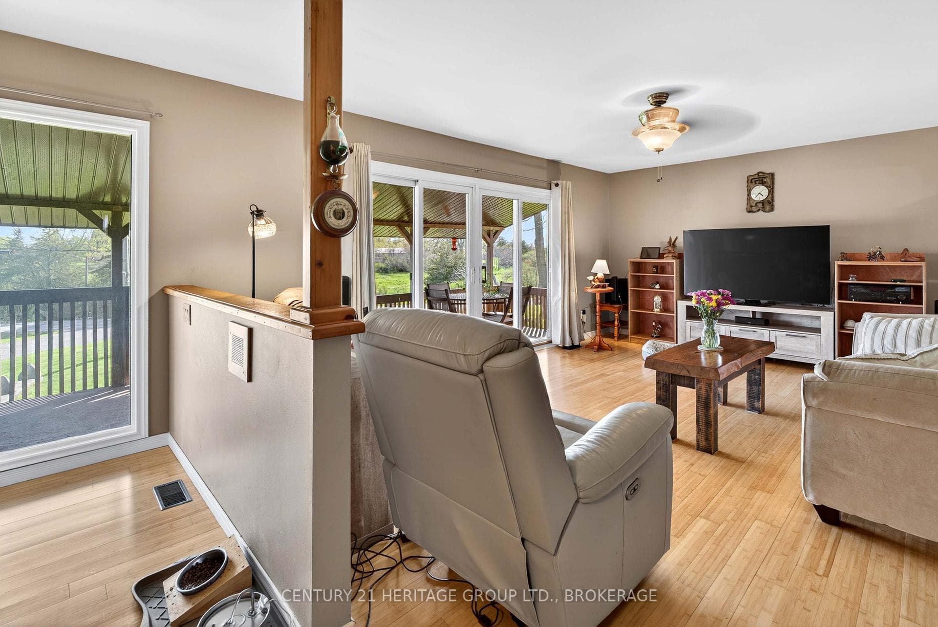 217 Wellington Street photo 13