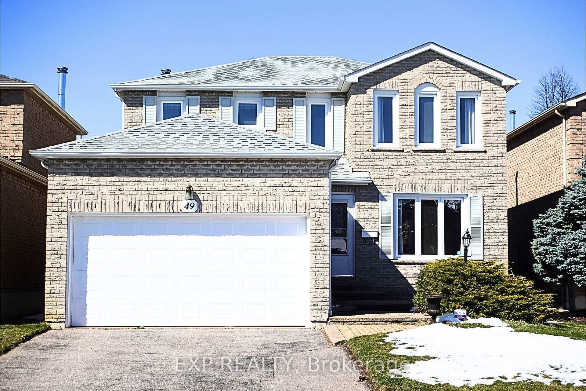49 Gurr Crescent photo 1