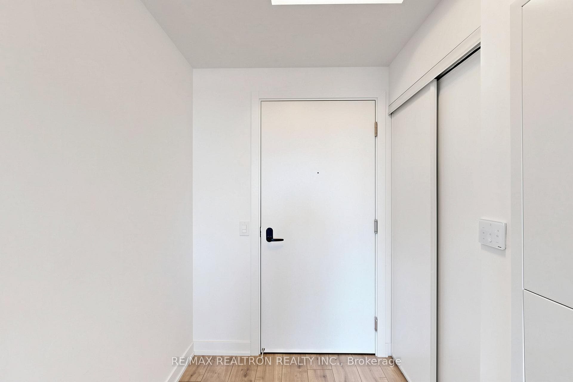 220 Missinnihe Way Unit 817 photo 39