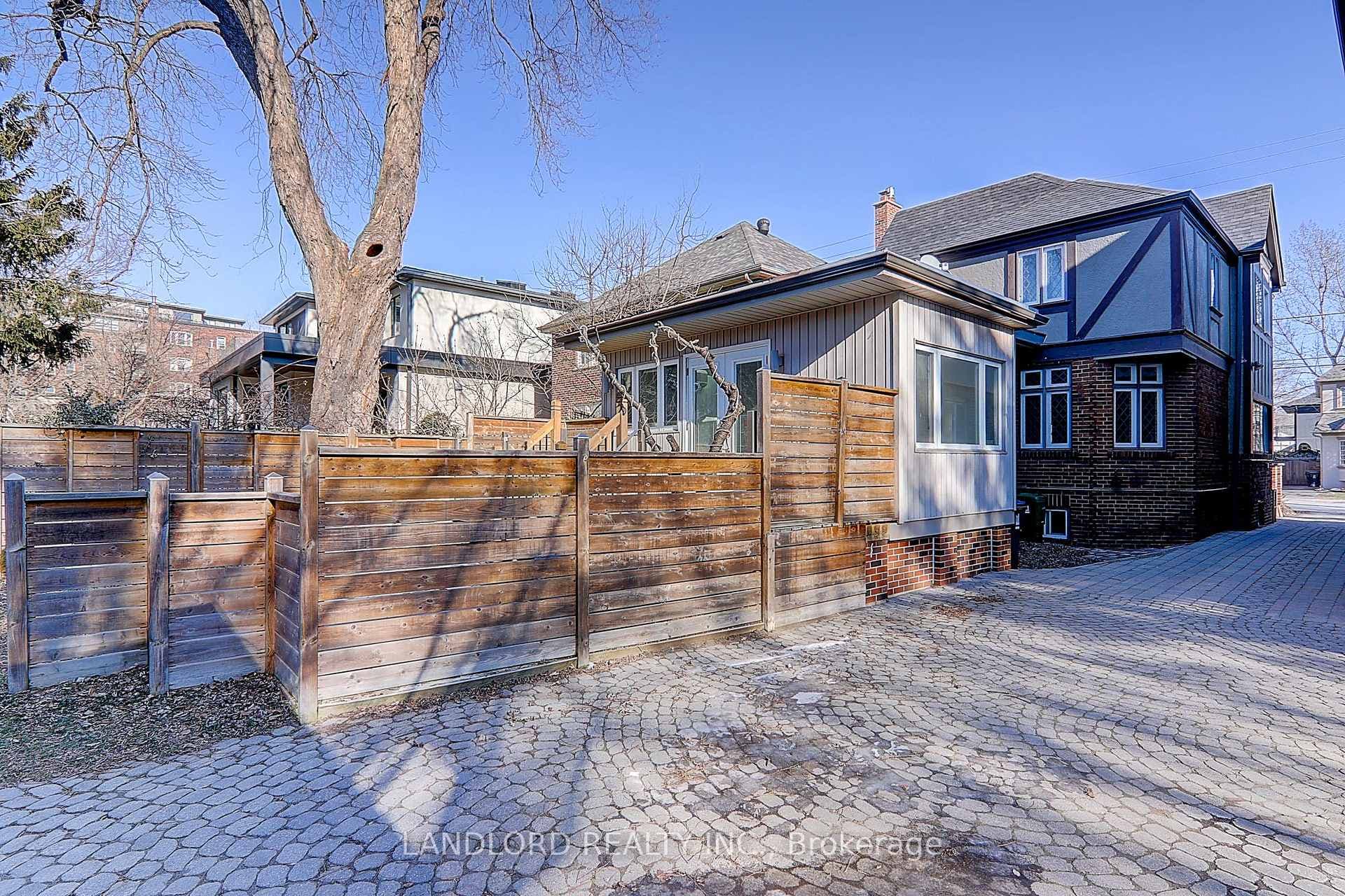 138 Fallingbrook Road photo 36