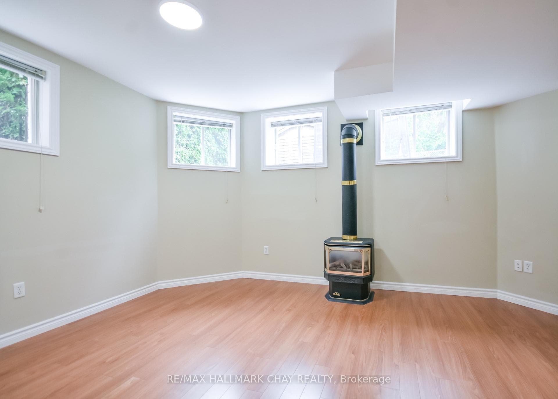 1 Hawkins Drive photo 35