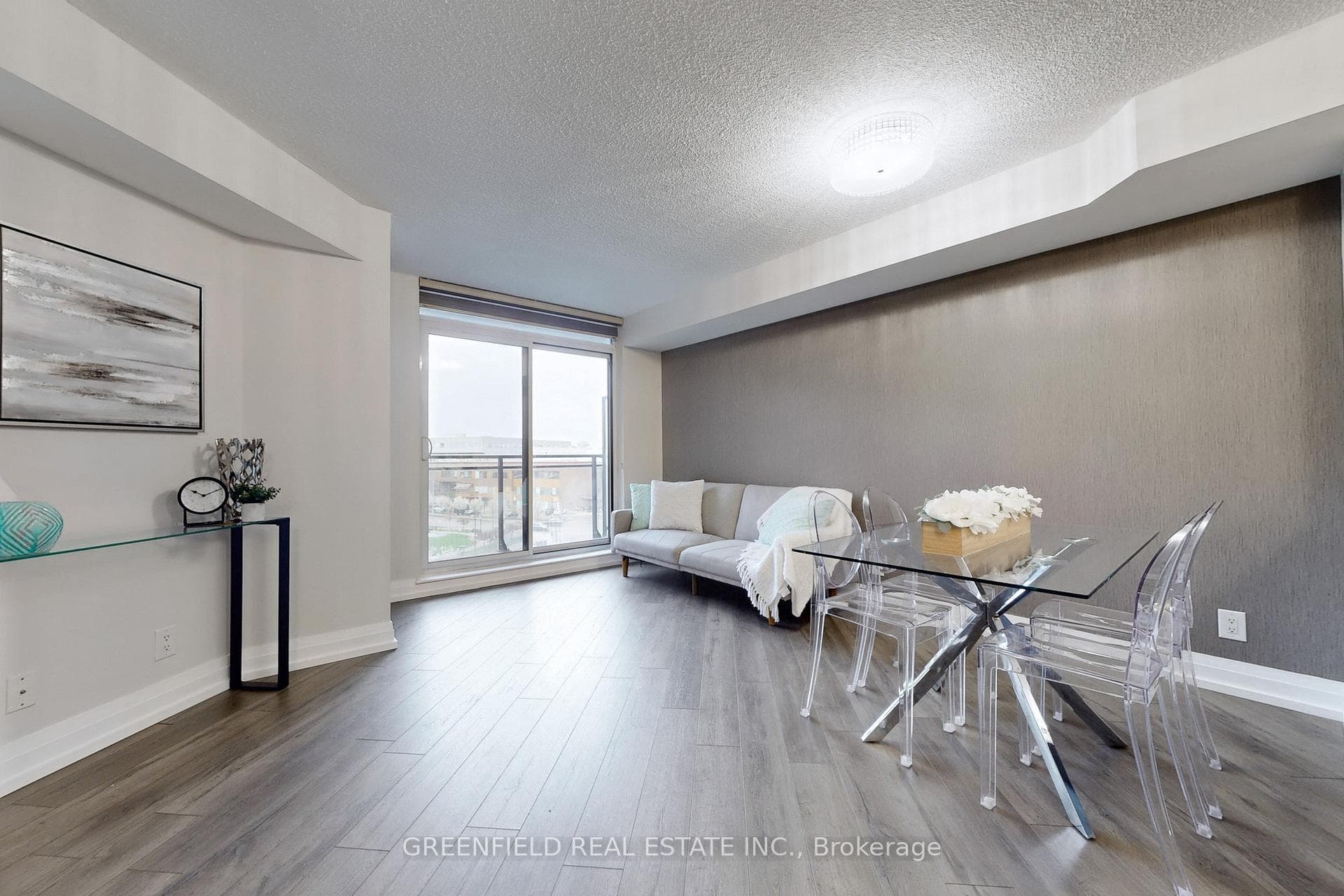 1060 Sheppard Avenue Unit 521 photo 3