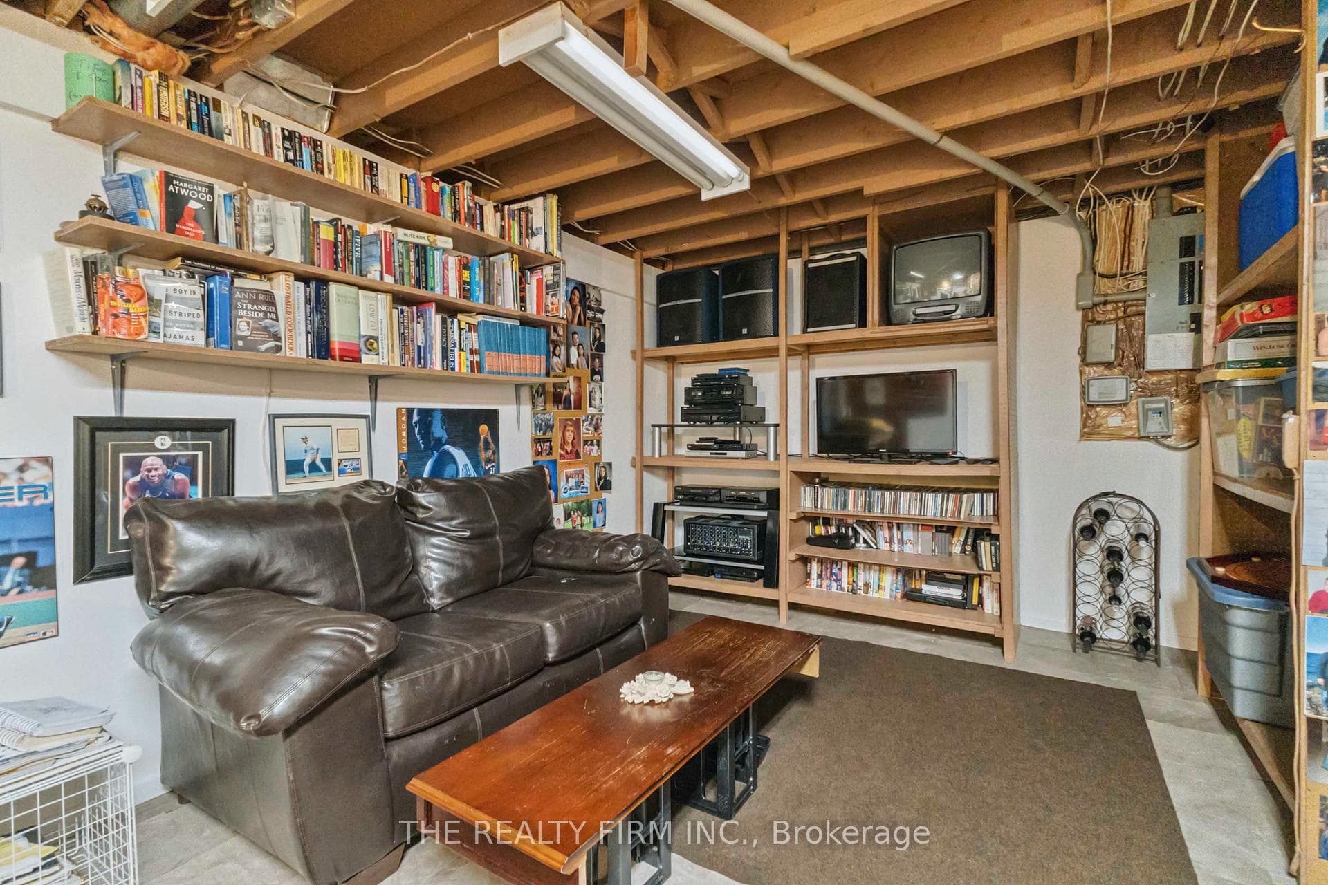 98 Haliburton Road photo 40