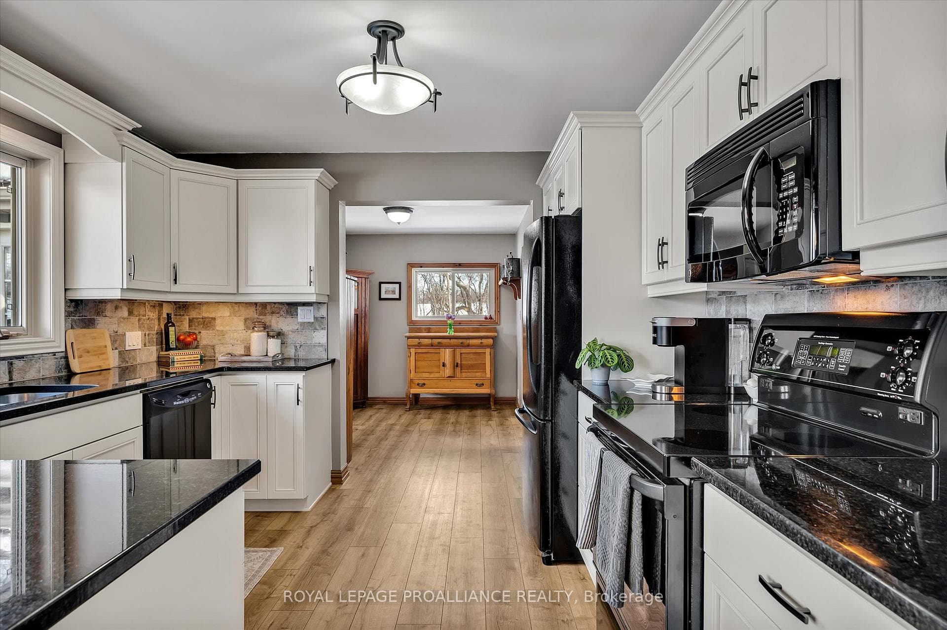 110 Greenwood Road photo 9
