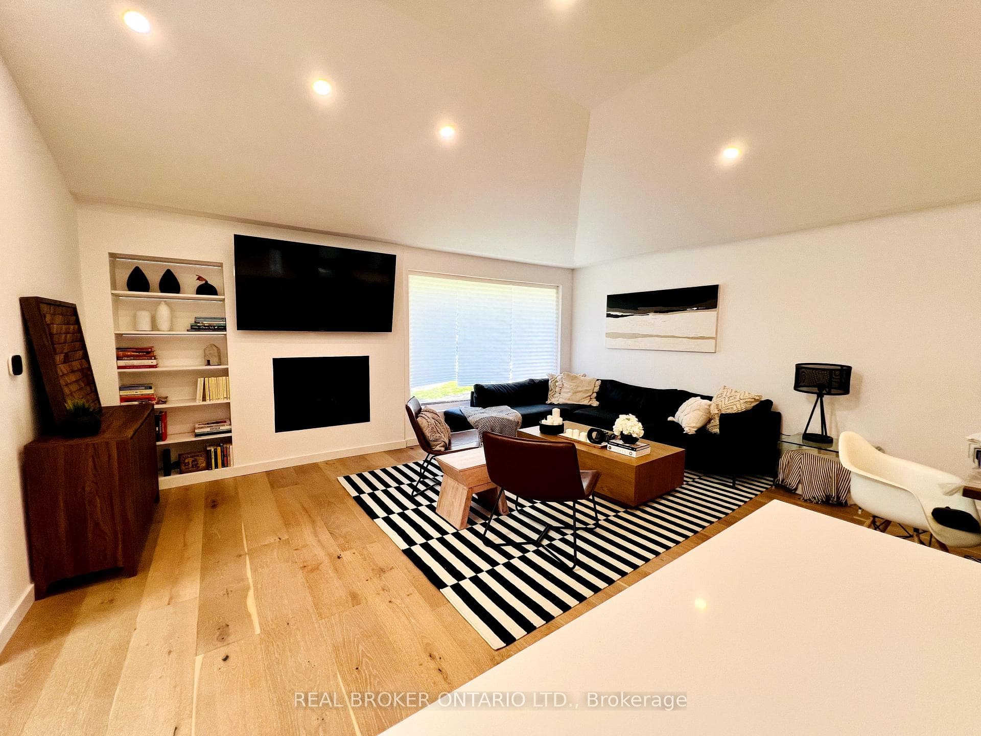 51 Castlemere Crescent photo 2