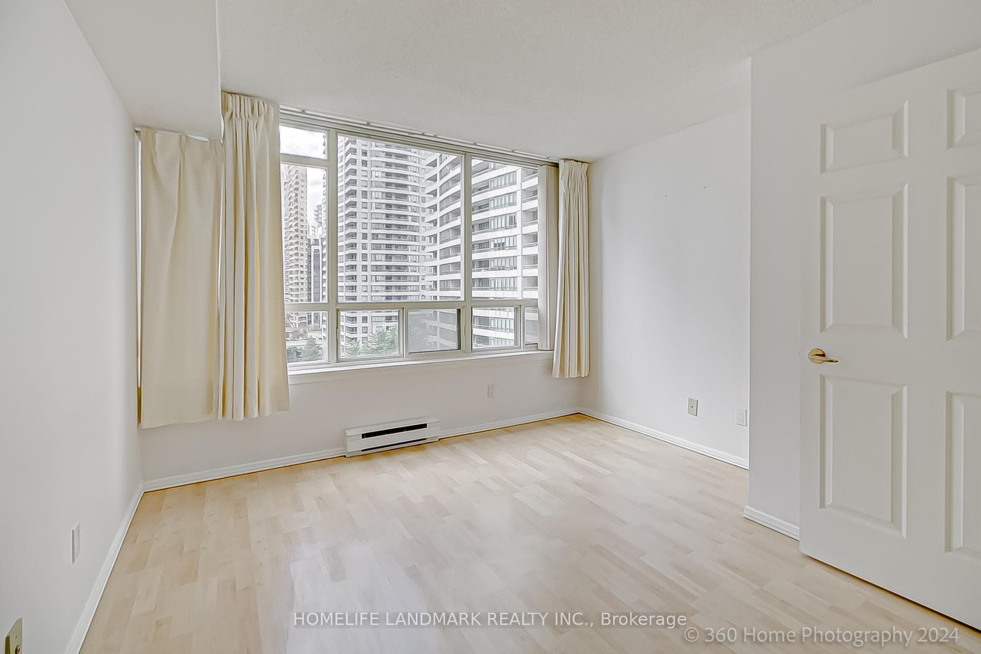 30 Greenfield Avenue Unit 915 photo 12