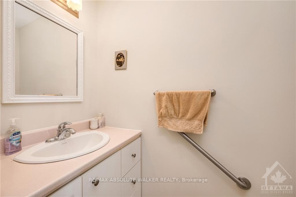1821 WALKLEY Road Unit 51 photo 9