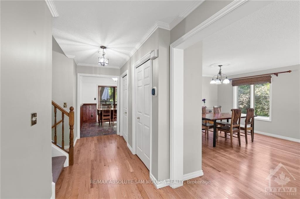 108 BELL Street photo 2