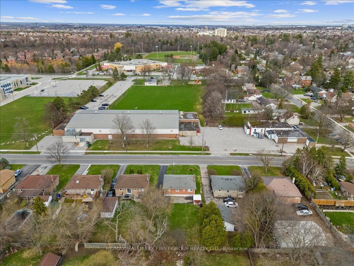 32 Linton Avenue photo 38