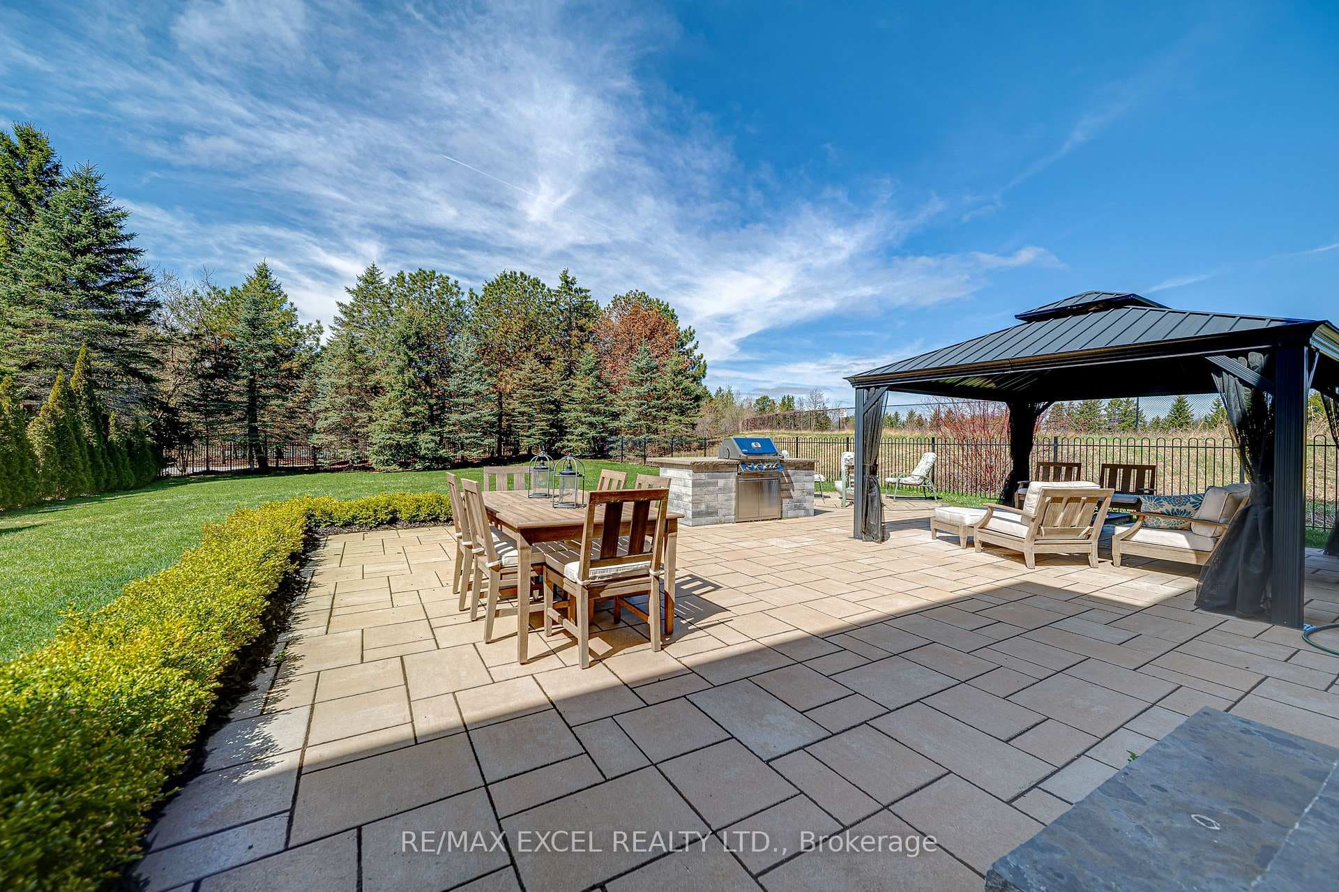 8 Country Club Drive photo 35