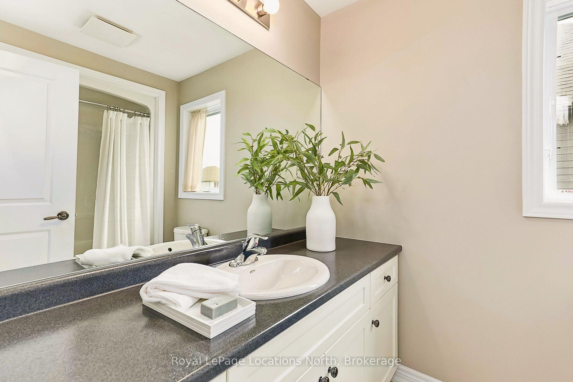 88 Robertson Street photo 28