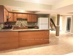 2084 Bingley (W/O Bsmt) Crescent photo 6
