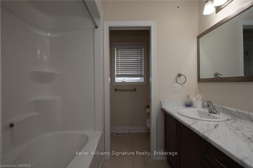72 MANHATTAN COURT Court photo 32