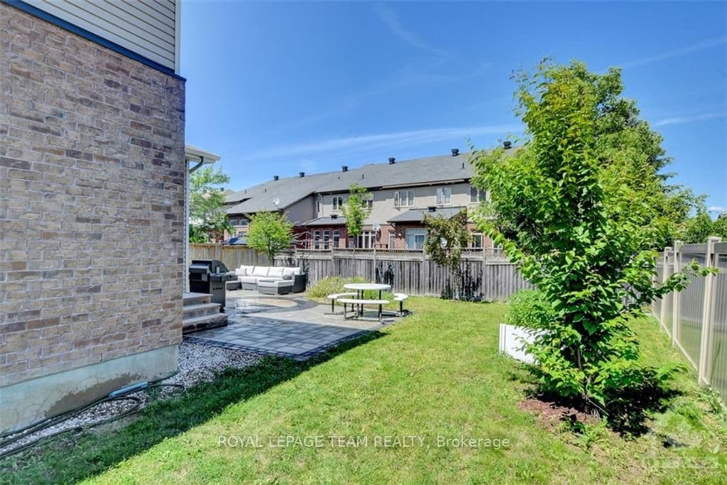 154 KEYROCK Drive photo 30