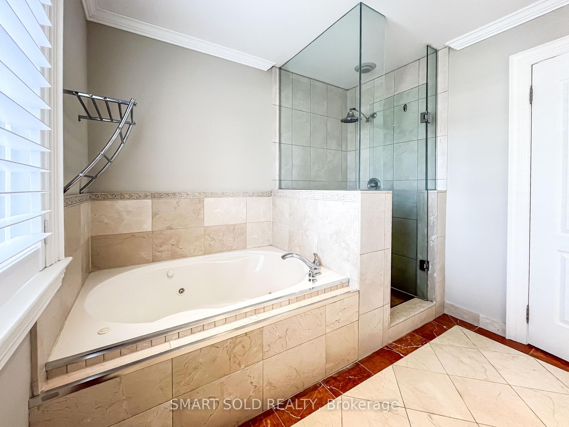 192 Waneta Drive photo 28