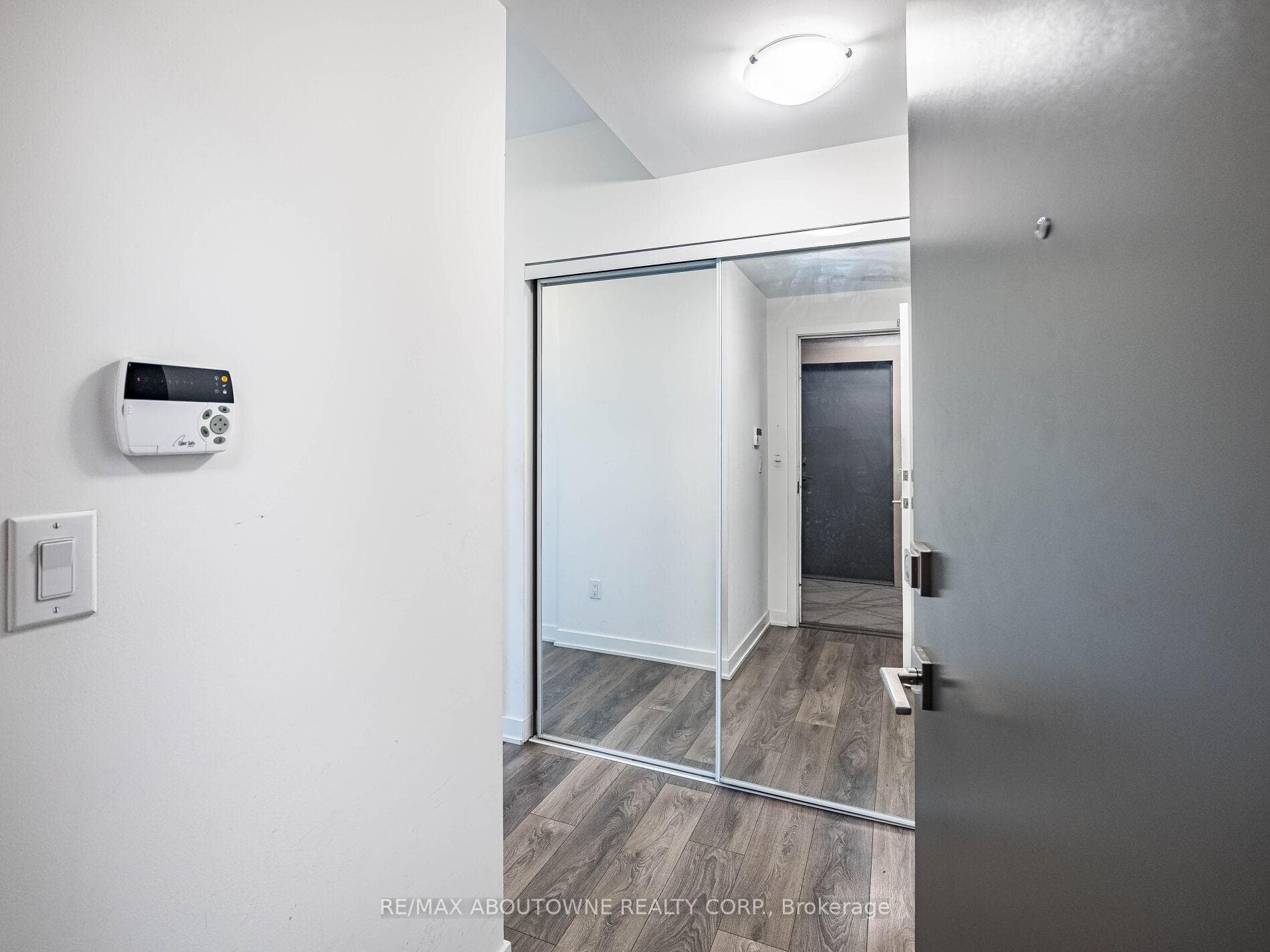 4633 Glen Erin Drive Unit 704 photo 5