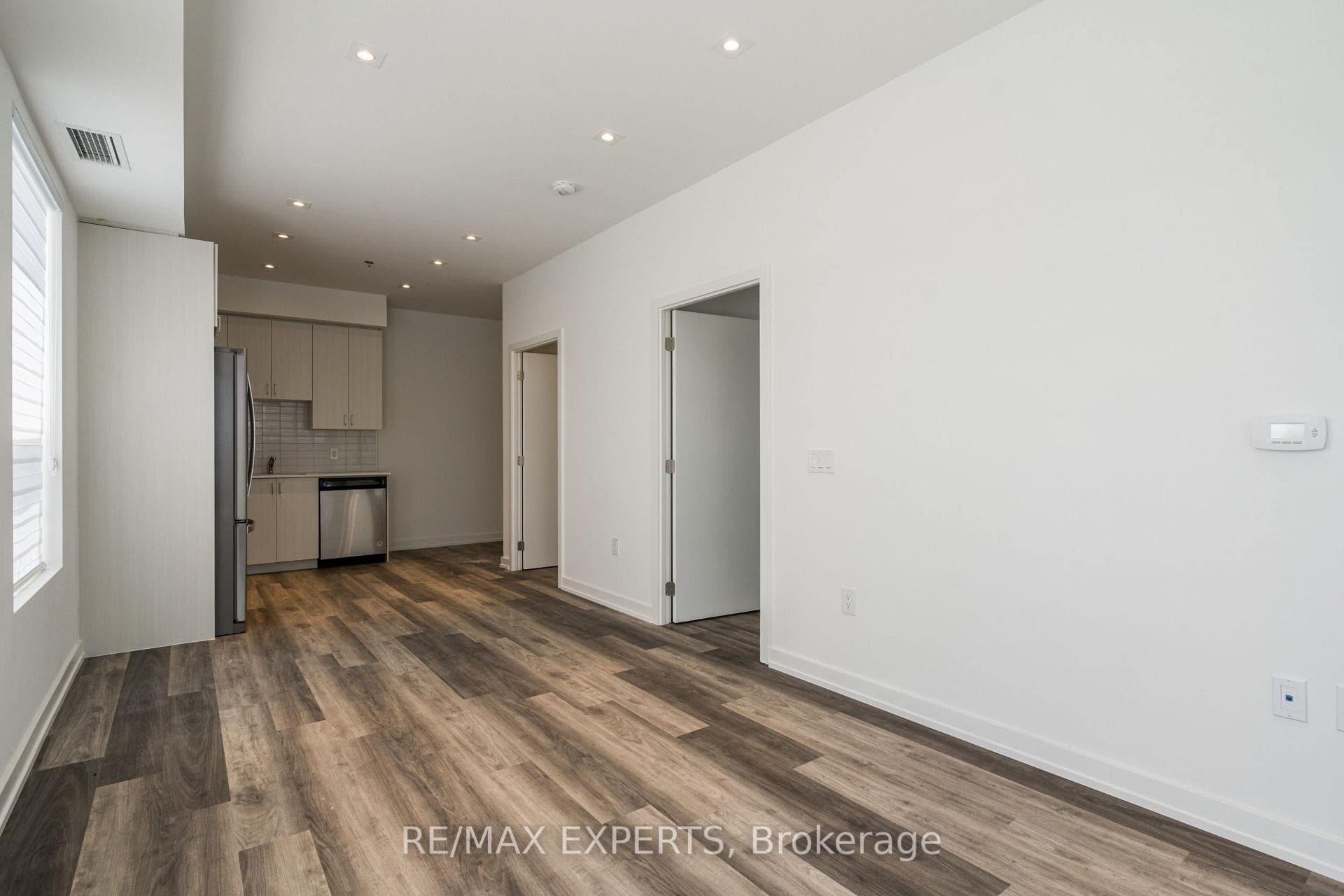 430 Essa Road Unit 222 photo 18