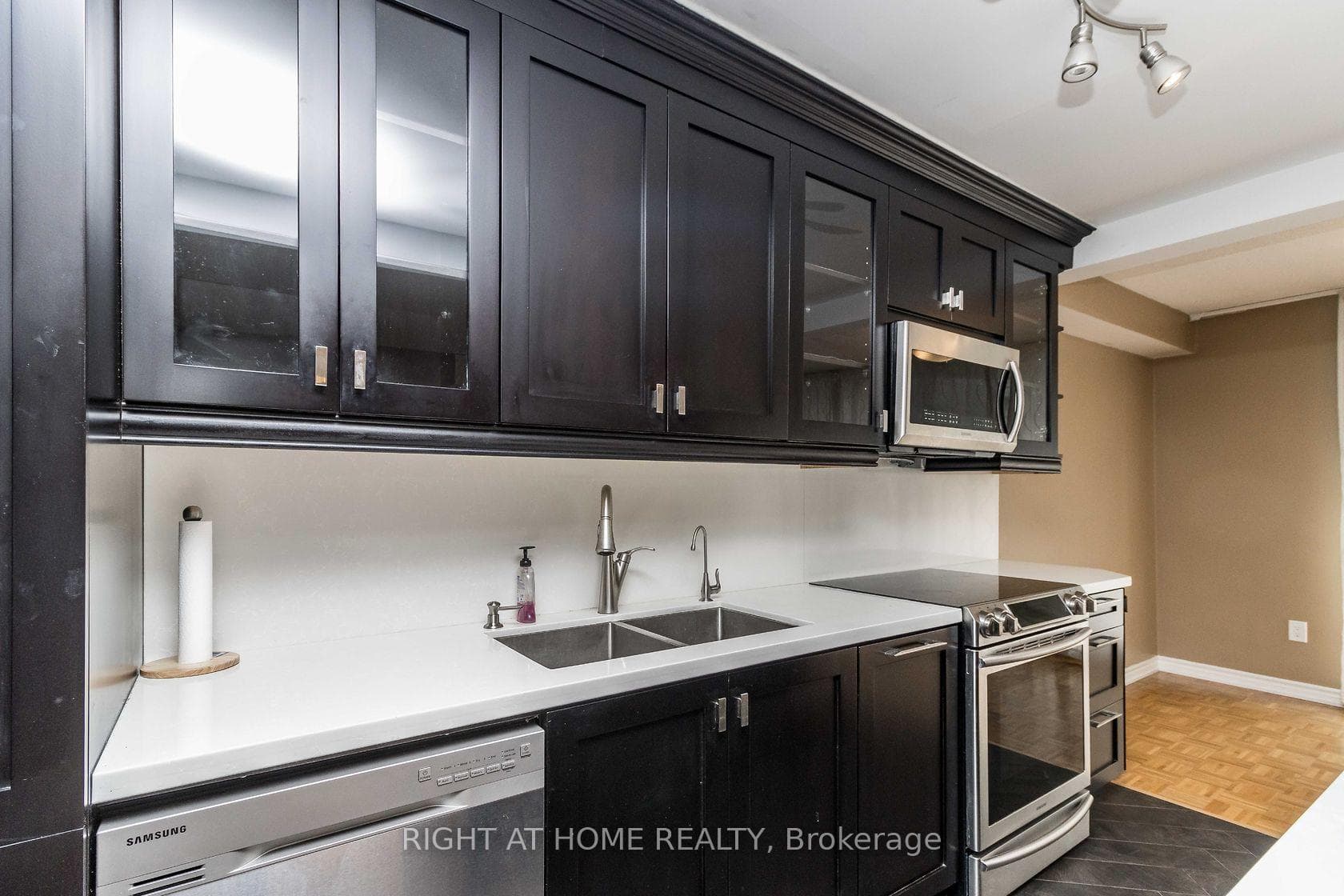 177 Linus Road Unit 1411 photo 13