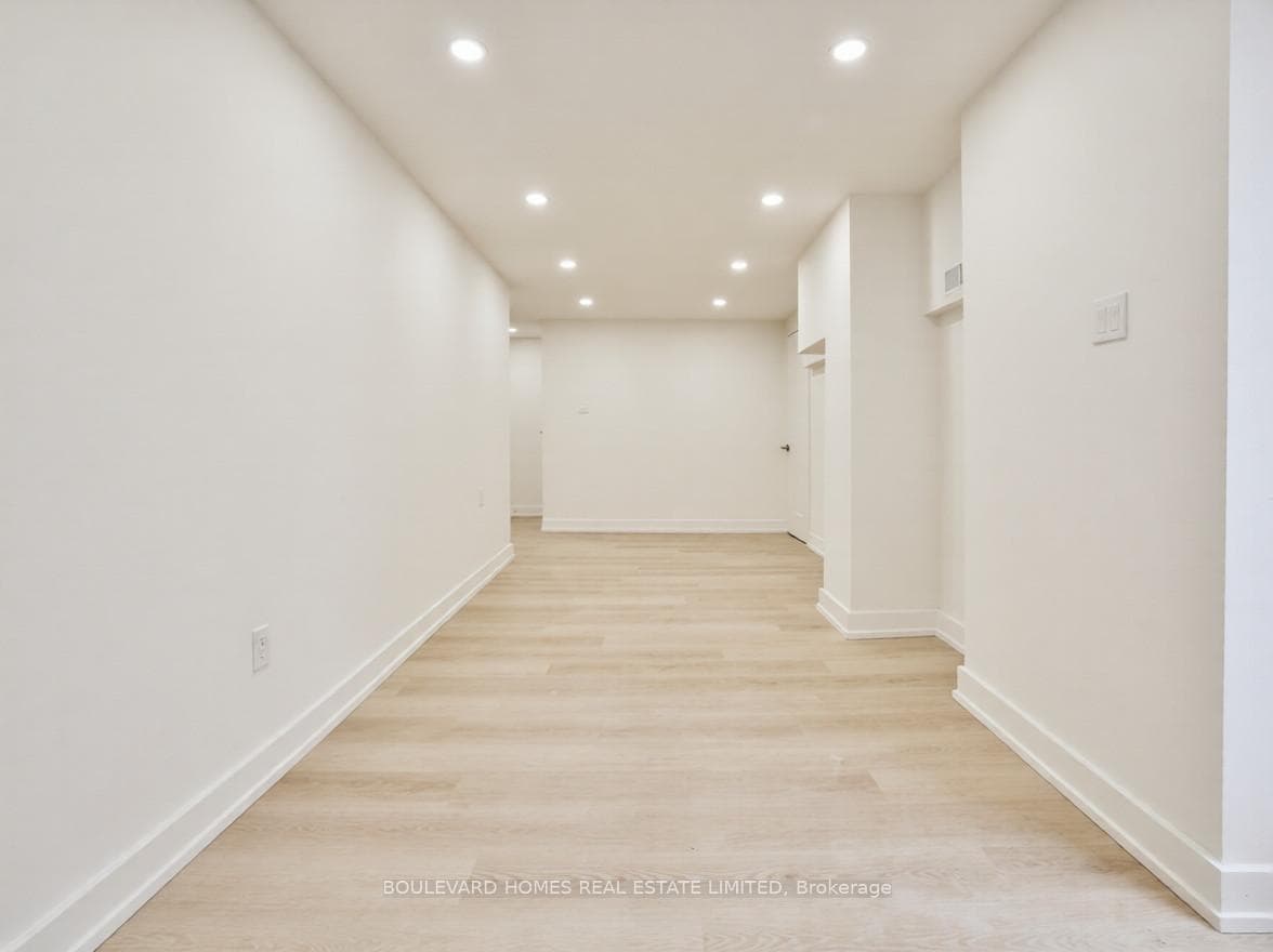 102 Terryhill Crescent Unit Basement photo 6
