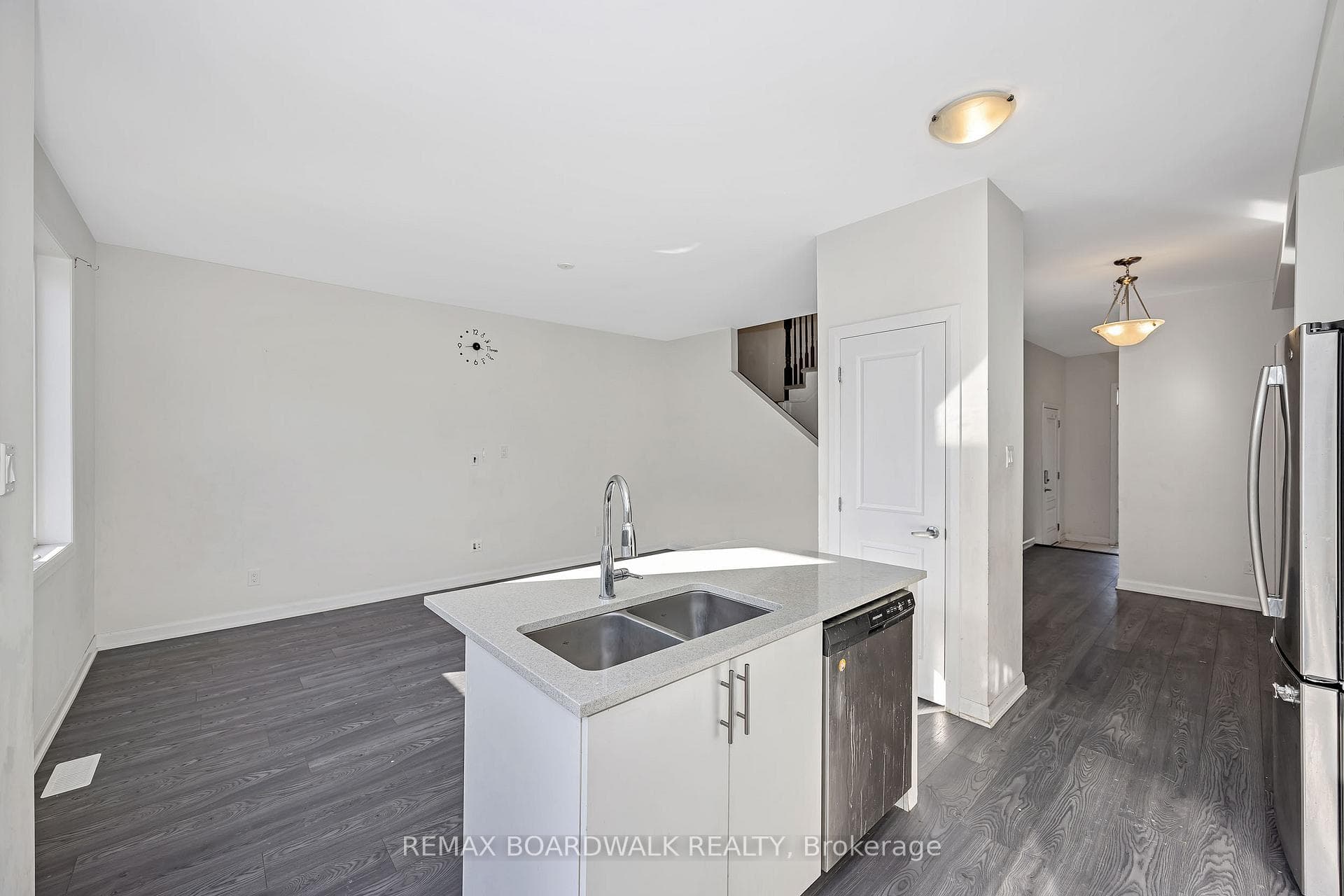 2063 Caltra Crescent photo 15