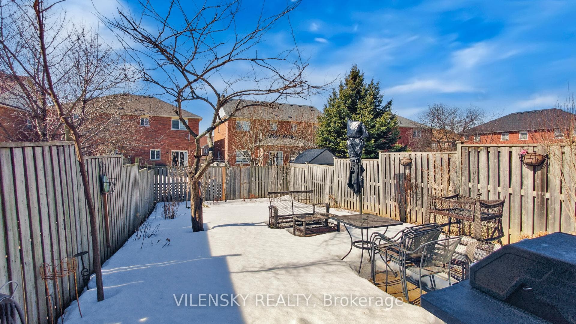101 Foxfield Crescent photo 35