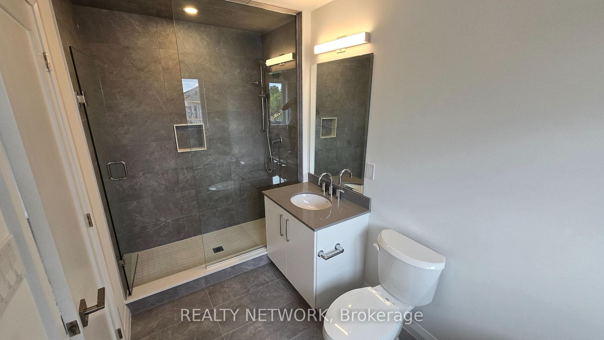 27 Cherry Blossom Heights photo 20