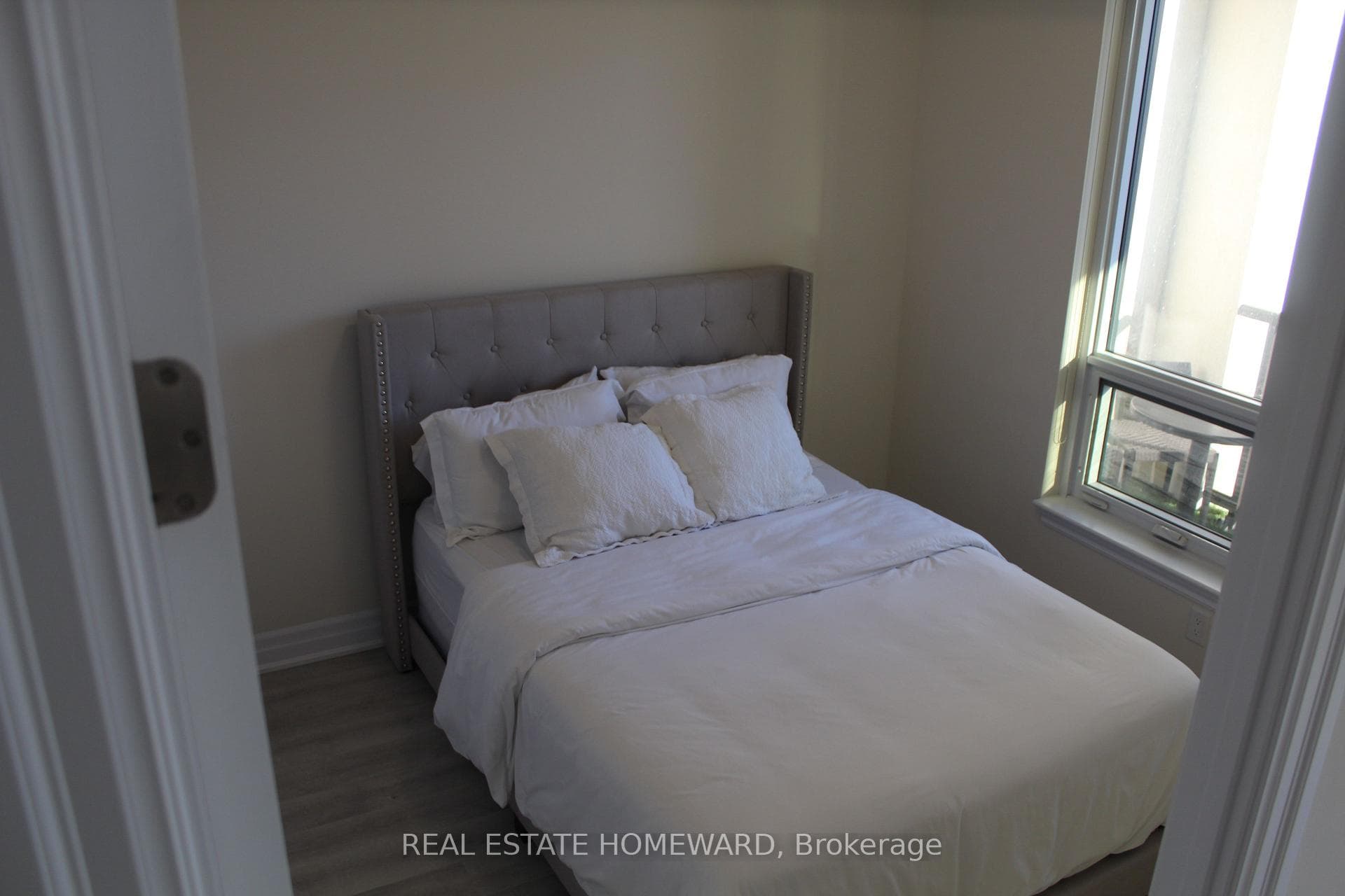 9085 Jane Street Unit 1707 photo 16