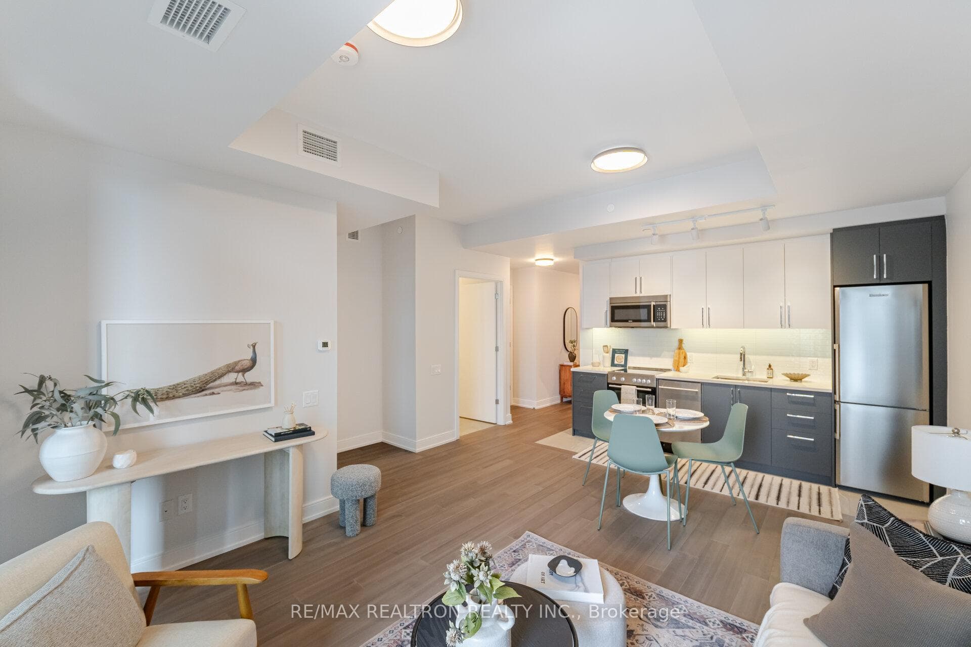 664 Spadina Avenue Unit 711 photo 3