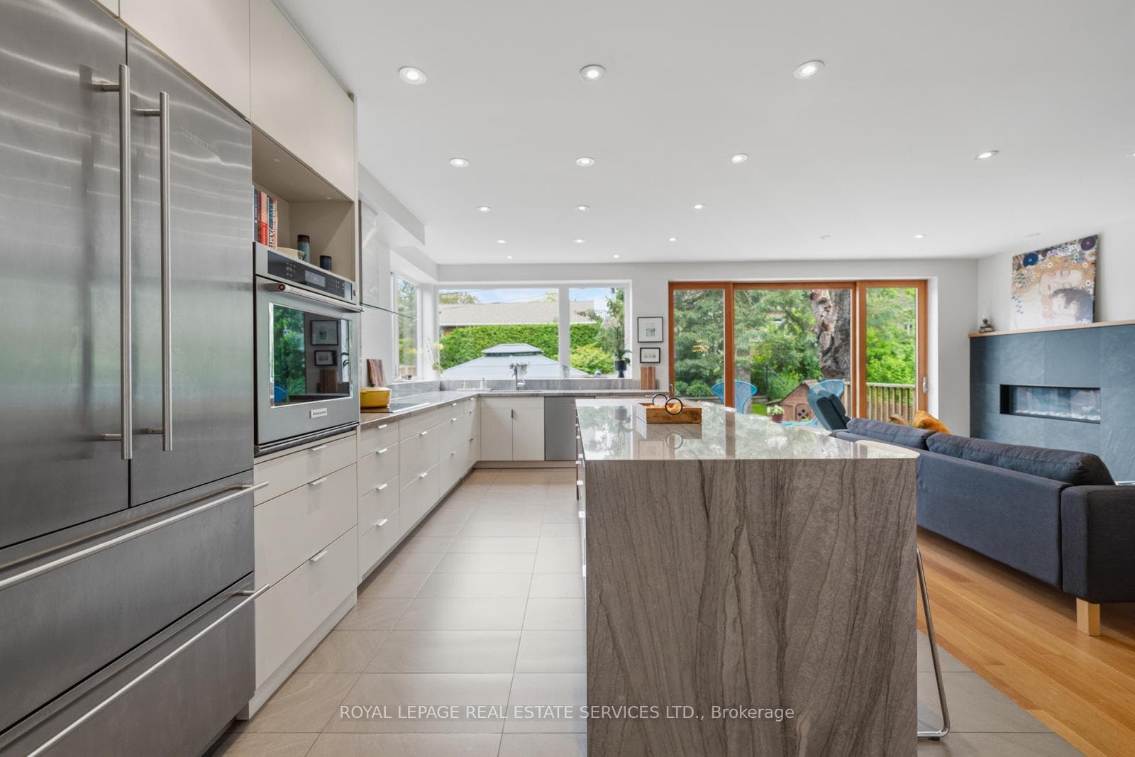 8 Firwood Crescent photo 6