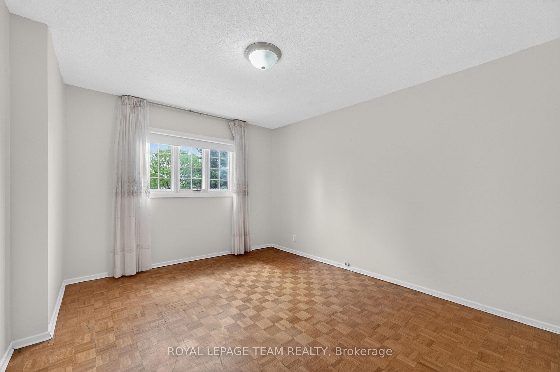 274 Breezehill Avenue photo 18