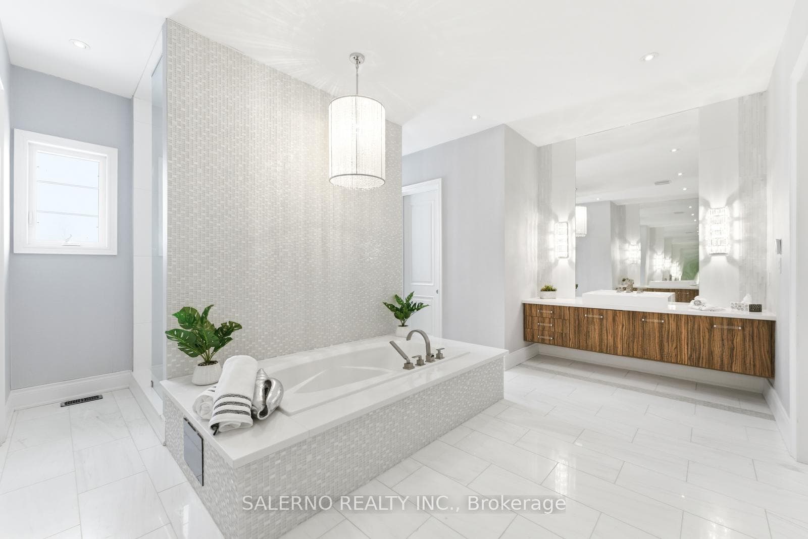 21 Stallions Court photo 24