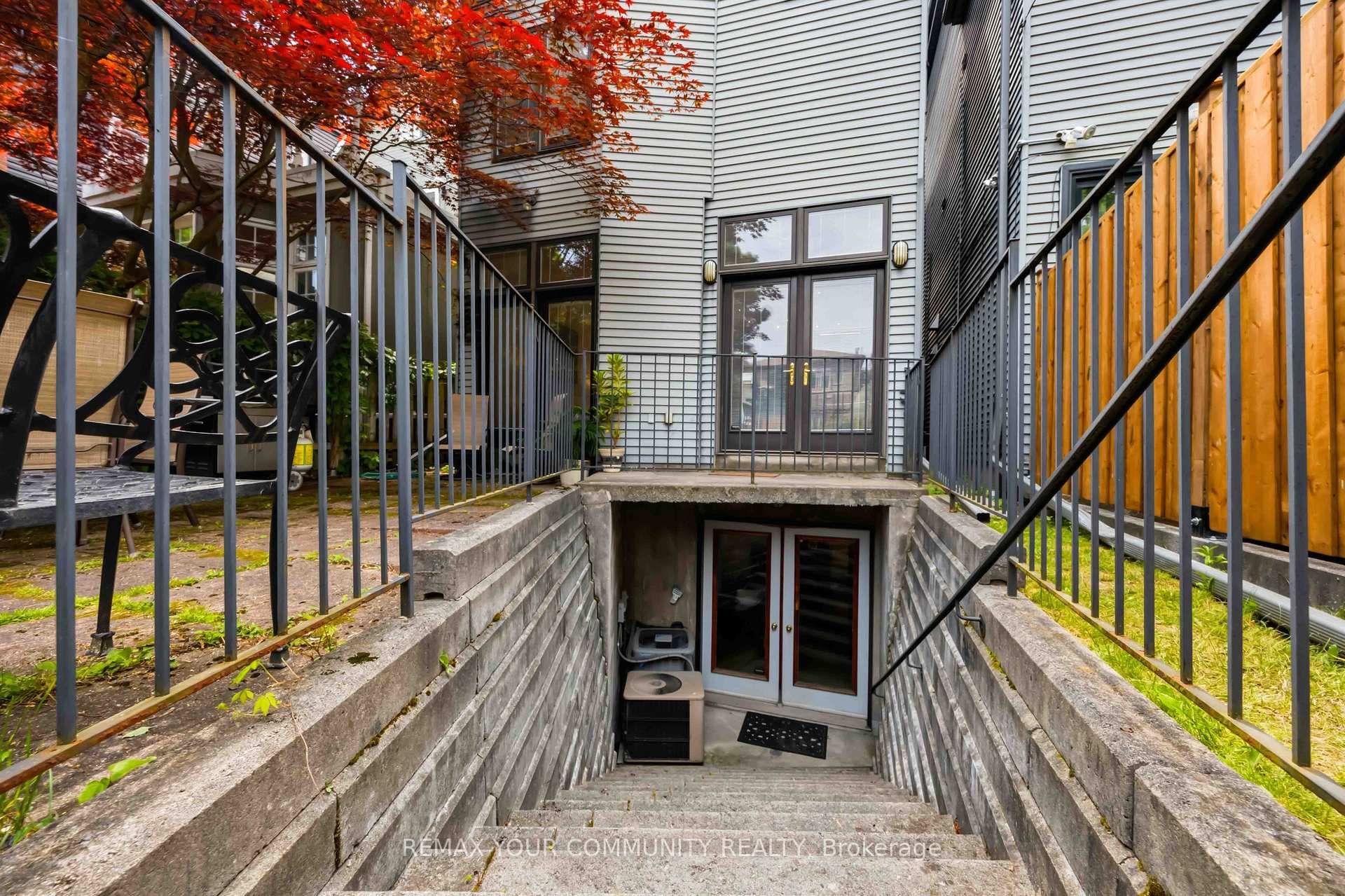 44 Castlefield Avenue photo 32