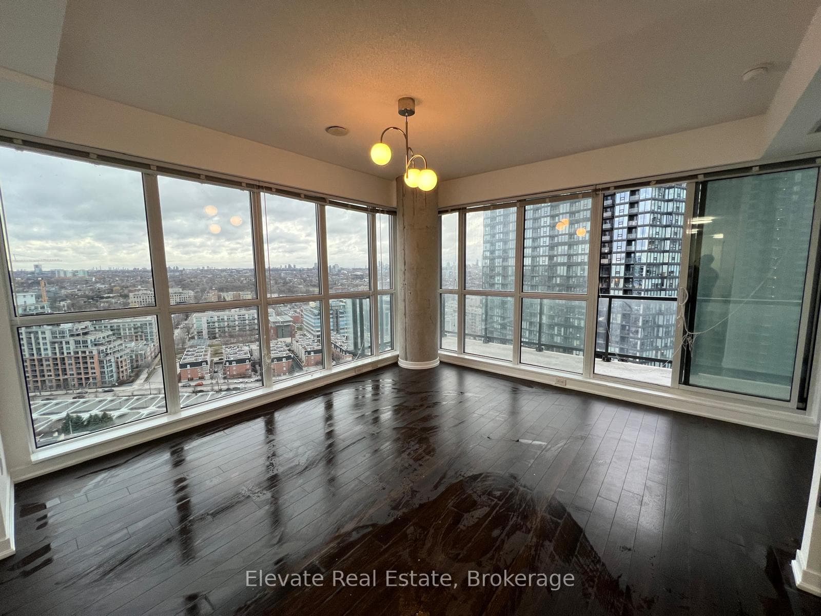 Living/dining area with balcony walk-out