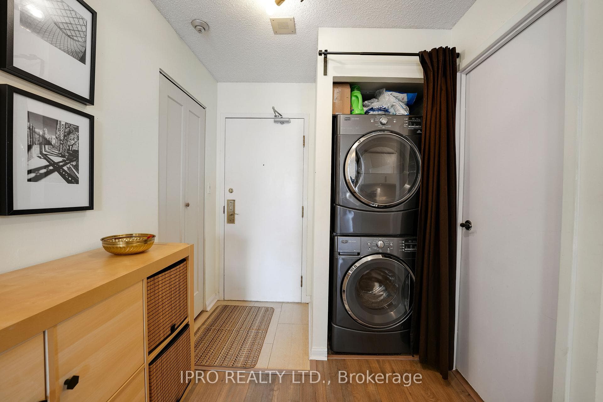 25 Grenville Street Unit 1610 photo 5