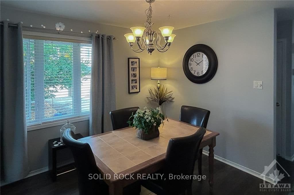 240 CRESTHAVEN Drive photo 6