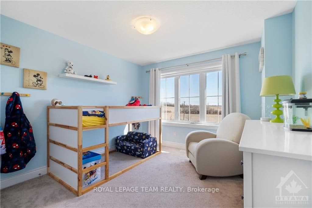 857 PERCIVAL Crescent photo 17