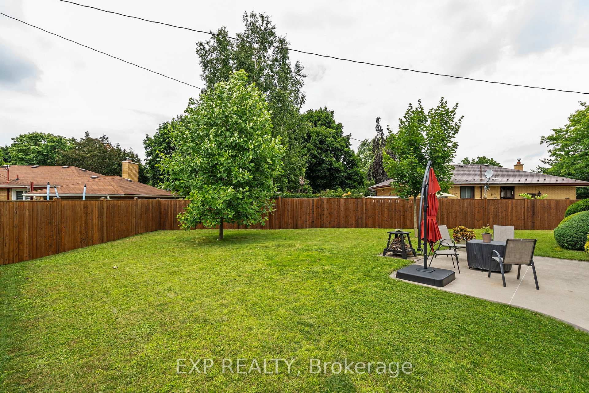 224 Irving Place photo 34