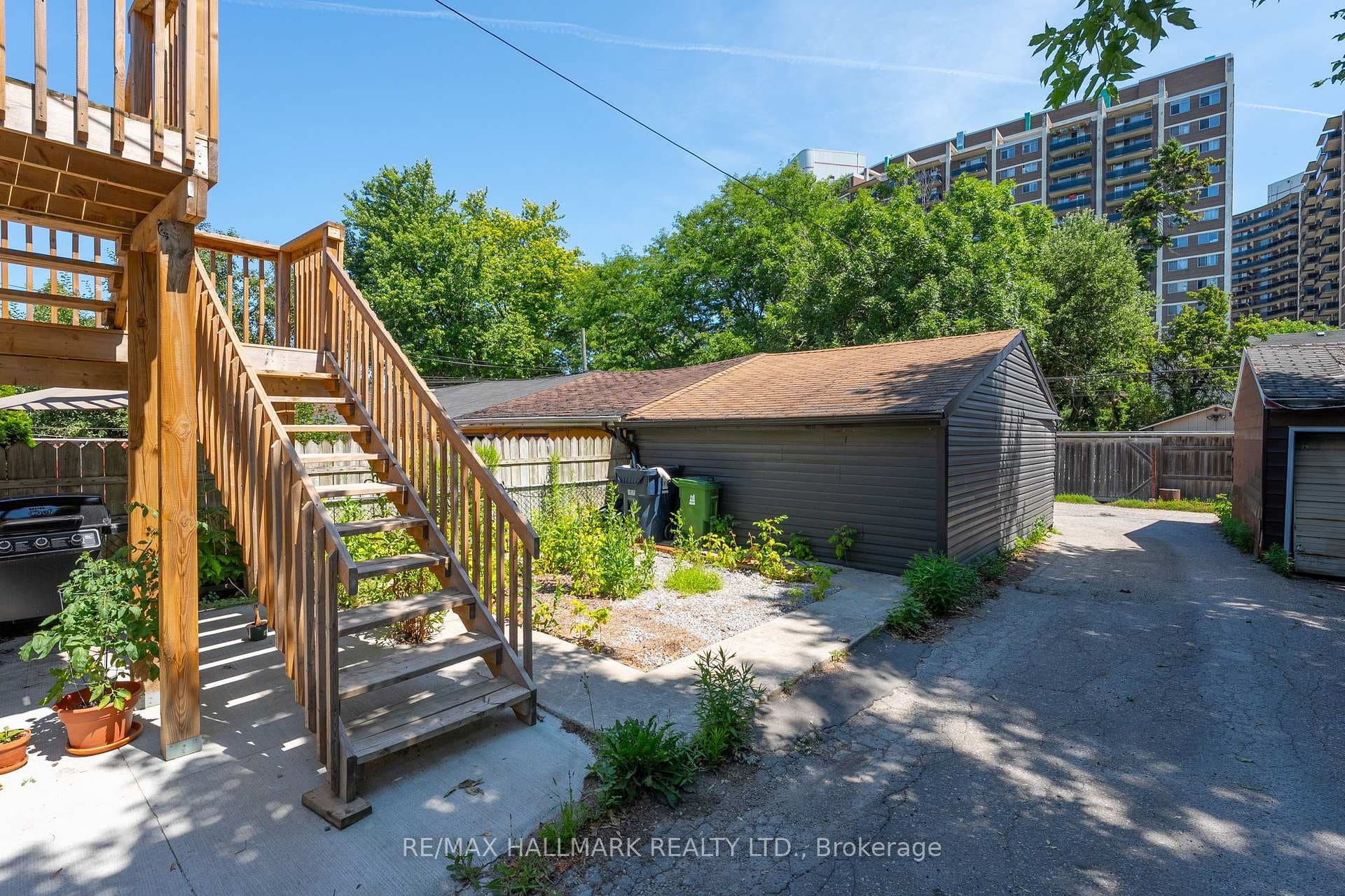 123 Lansdowne Avenue photo 32