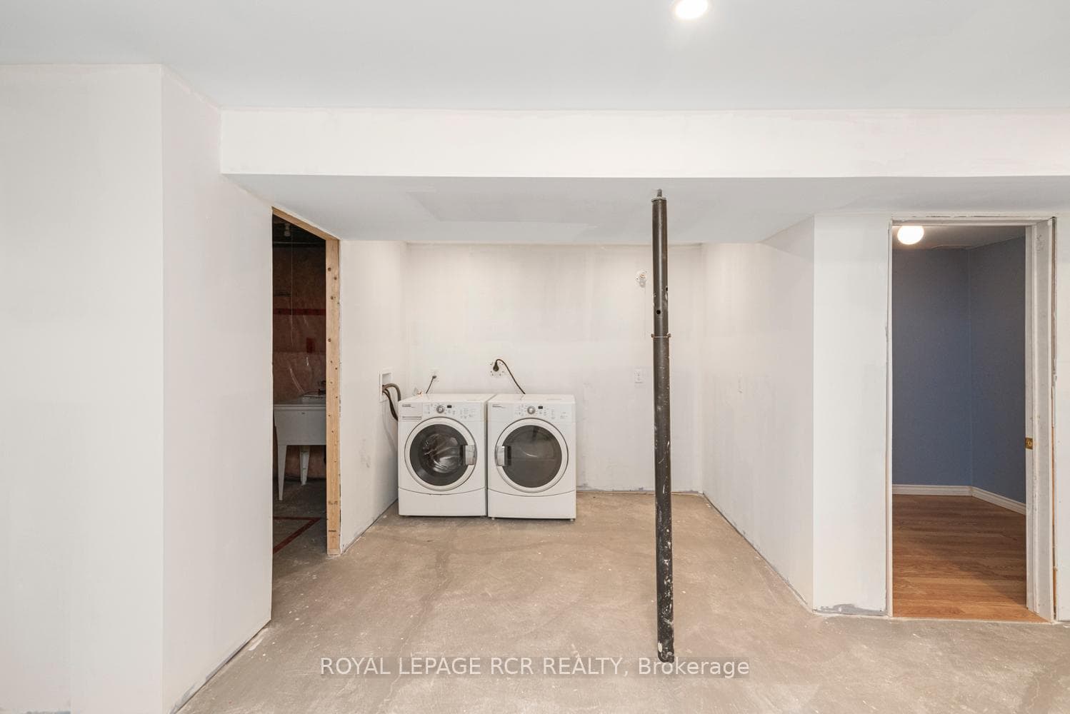 329 East Avenue photo 28