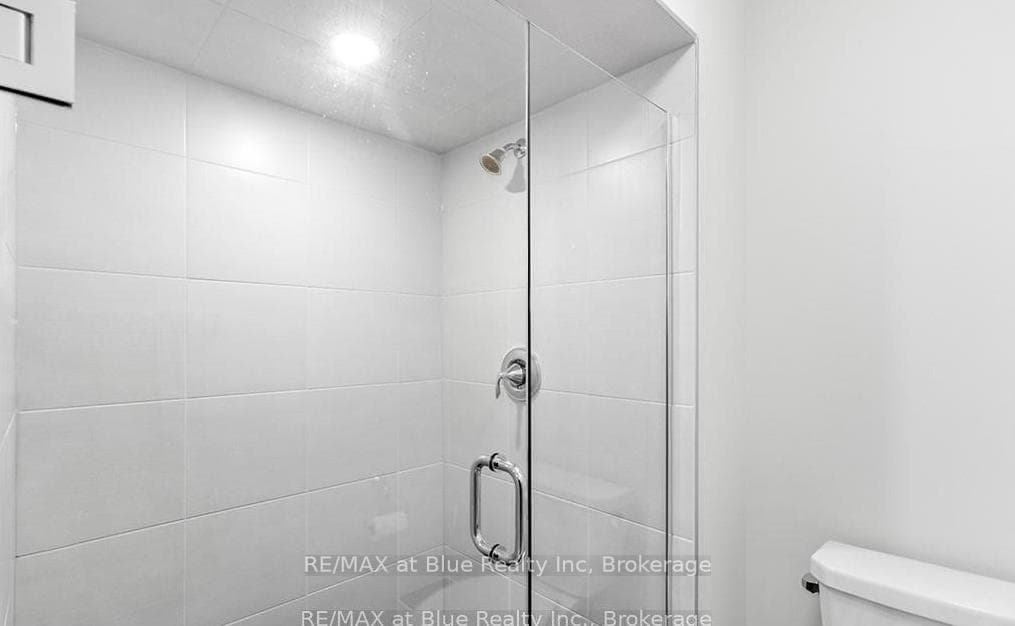 123 BLACK WILLOW Crescent photo 37