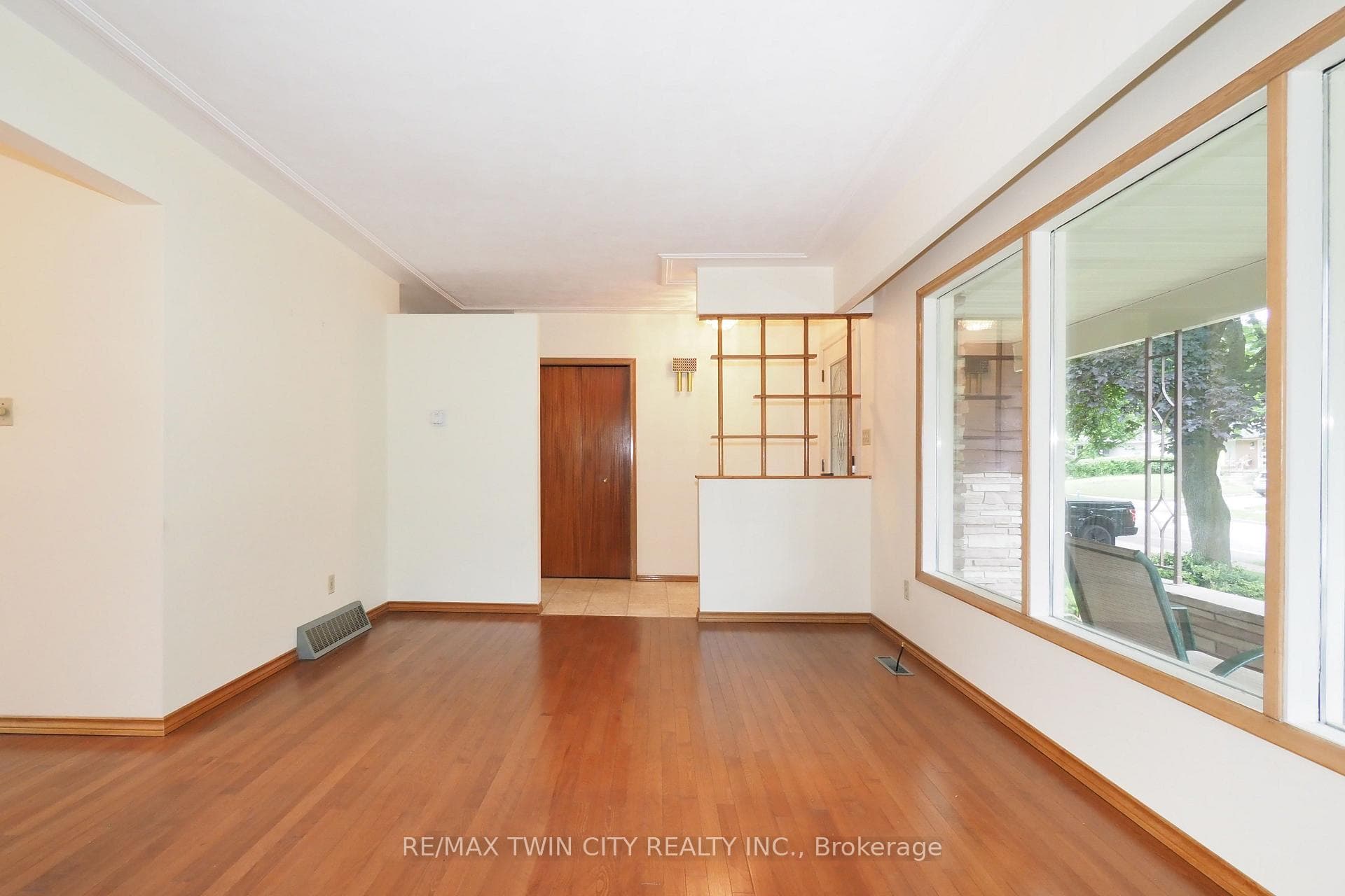 401 Forest Hill Drive photo 18