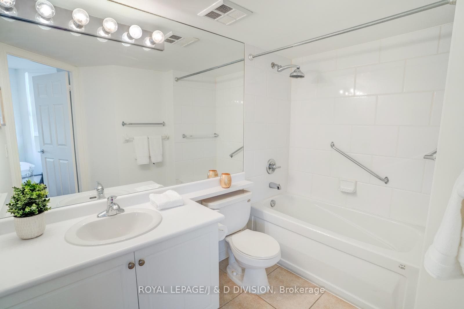 451 Rosewell Avenue Unit 601 photo 22