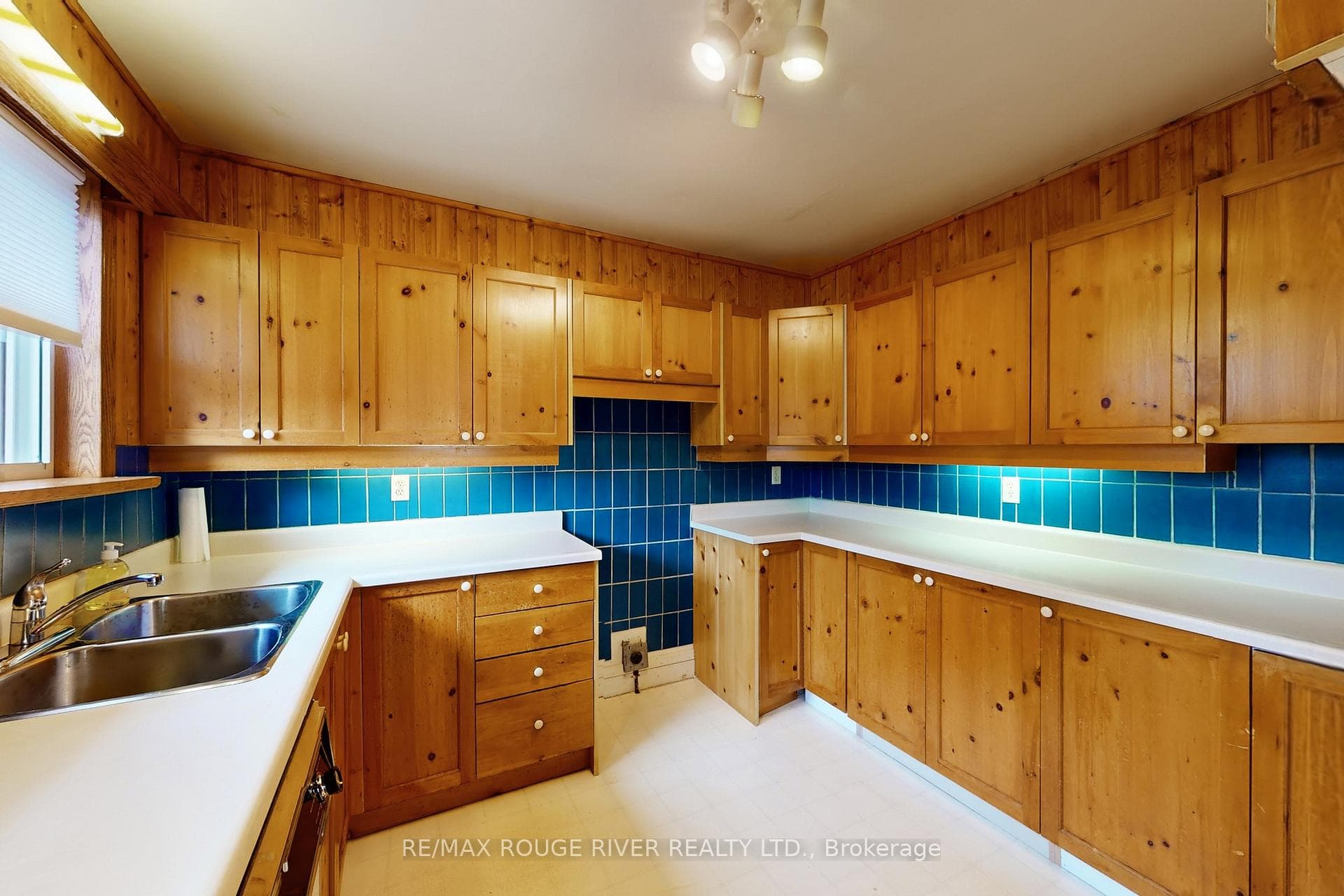 68 Aurora Heights Drive photo 18