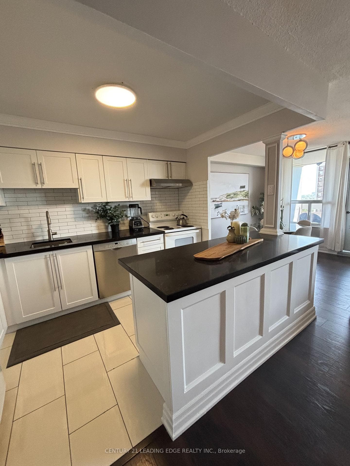 10 Edgecliff Golfway Unit 1704 photo 5