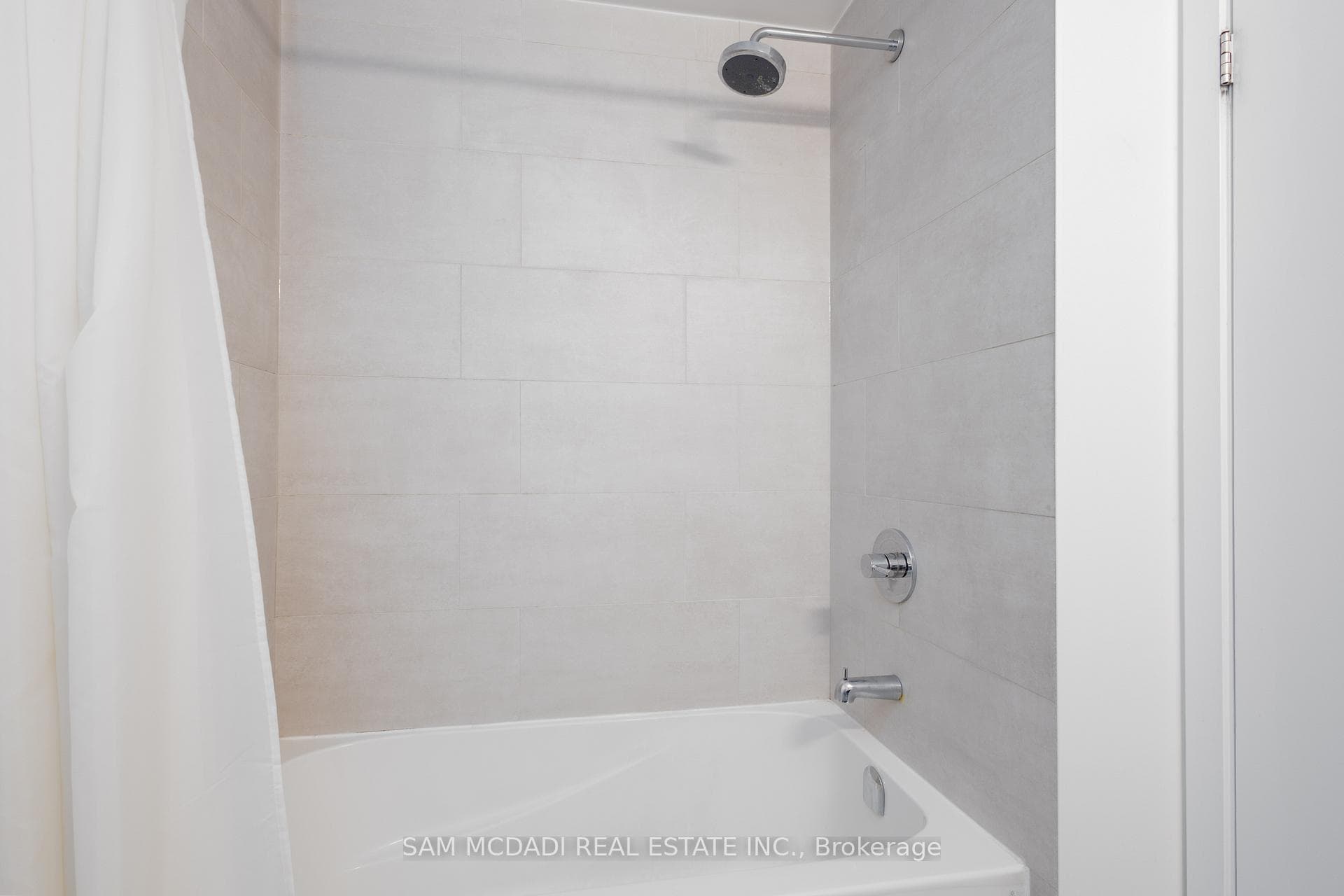 2520 Eglinton Avenue Unit 410 photo 11