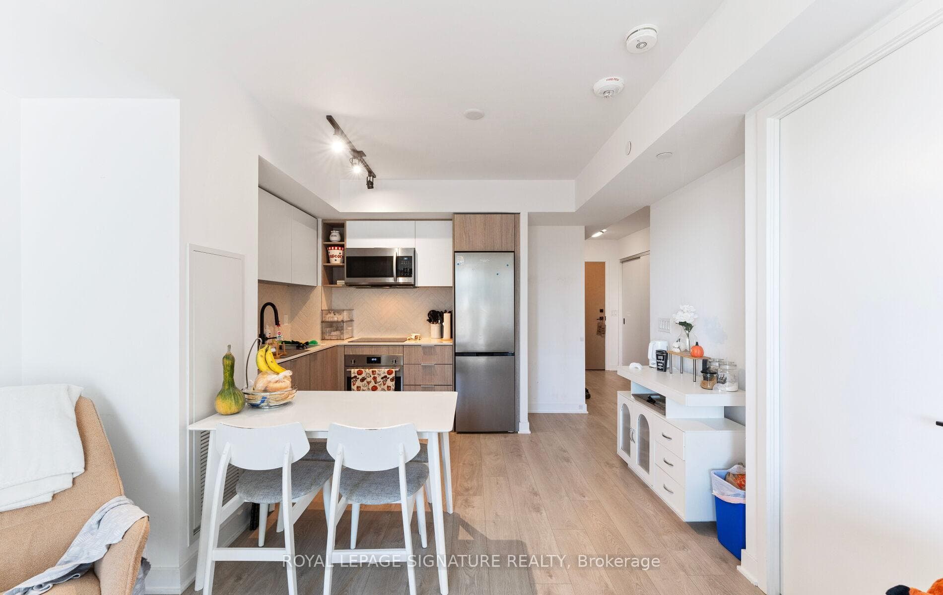 36 Zorra Street Unit 408 photo 15