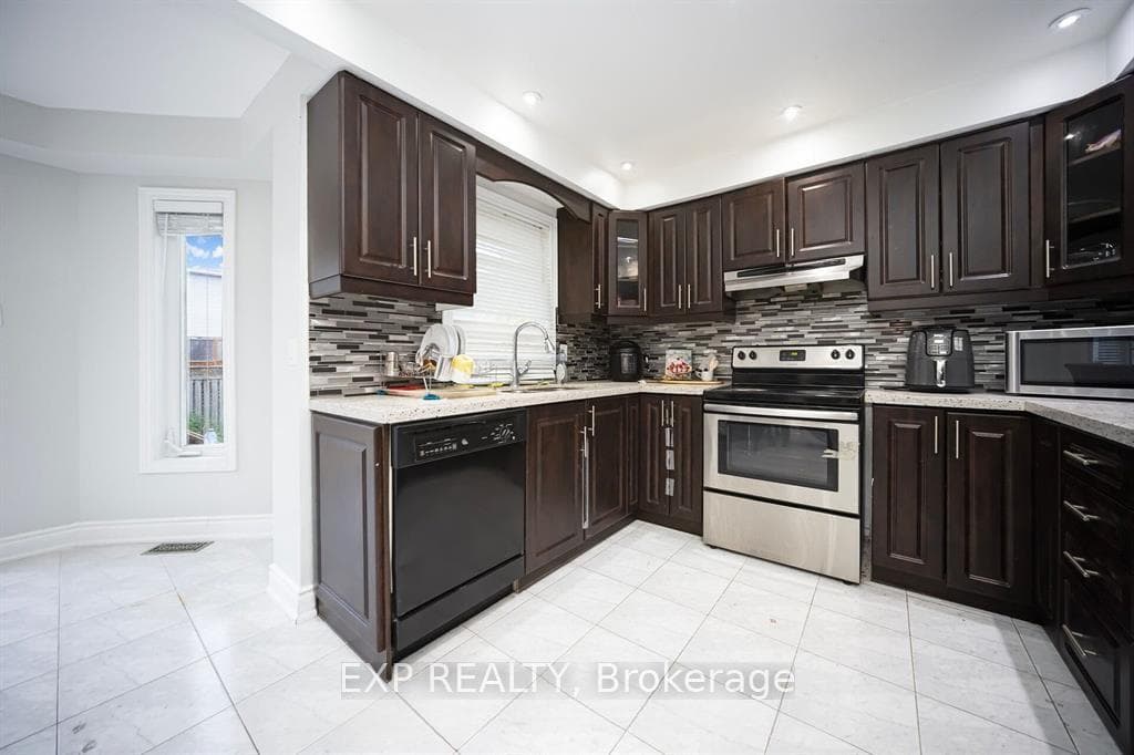 692 Huntington Ridge Drive photo 19
