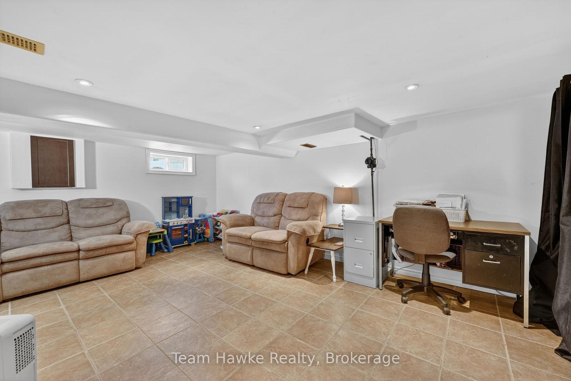 374 DOMINION Avenue photo 26