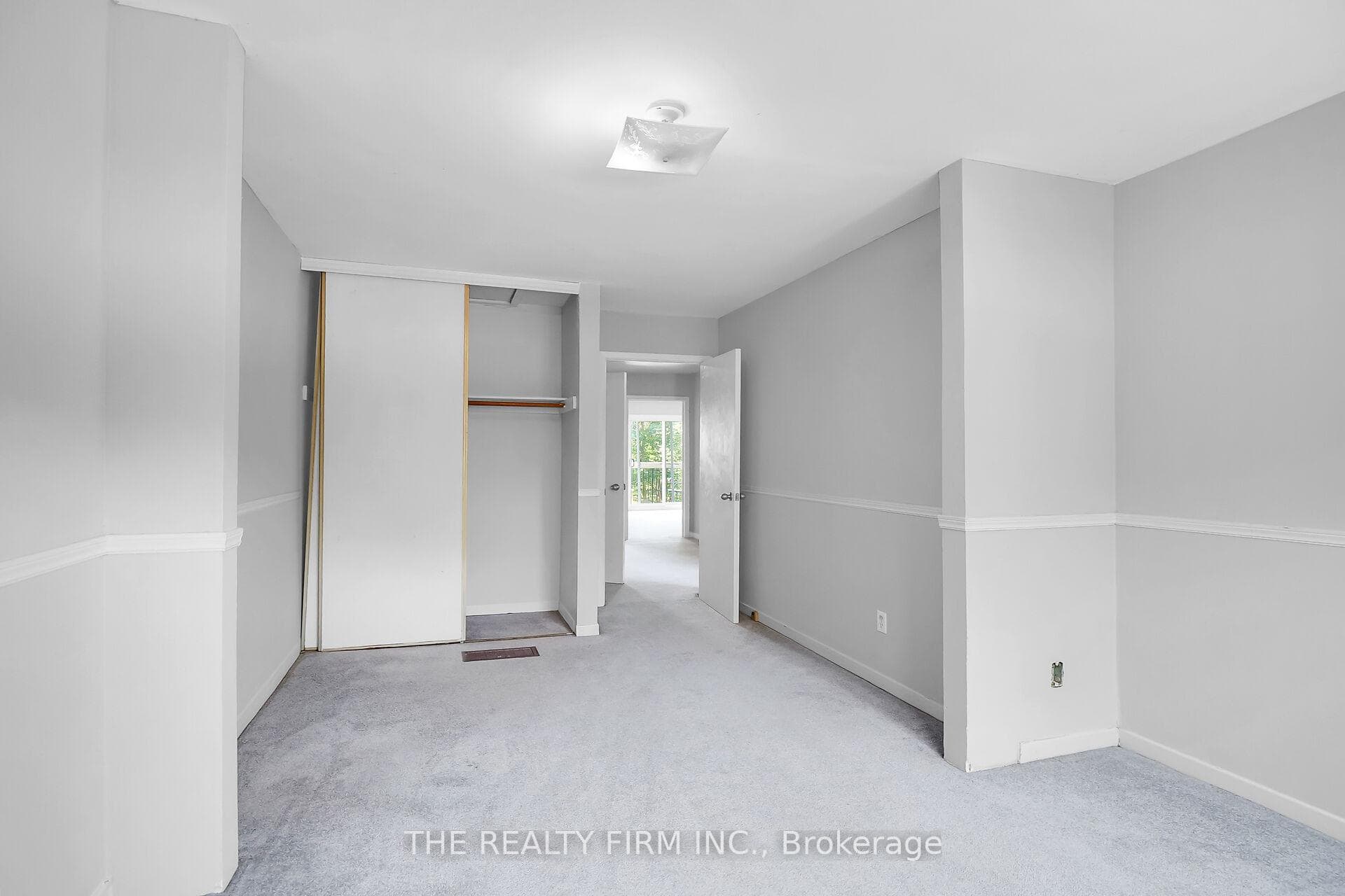 711 Osgoode Drive Unit 10 photo 25